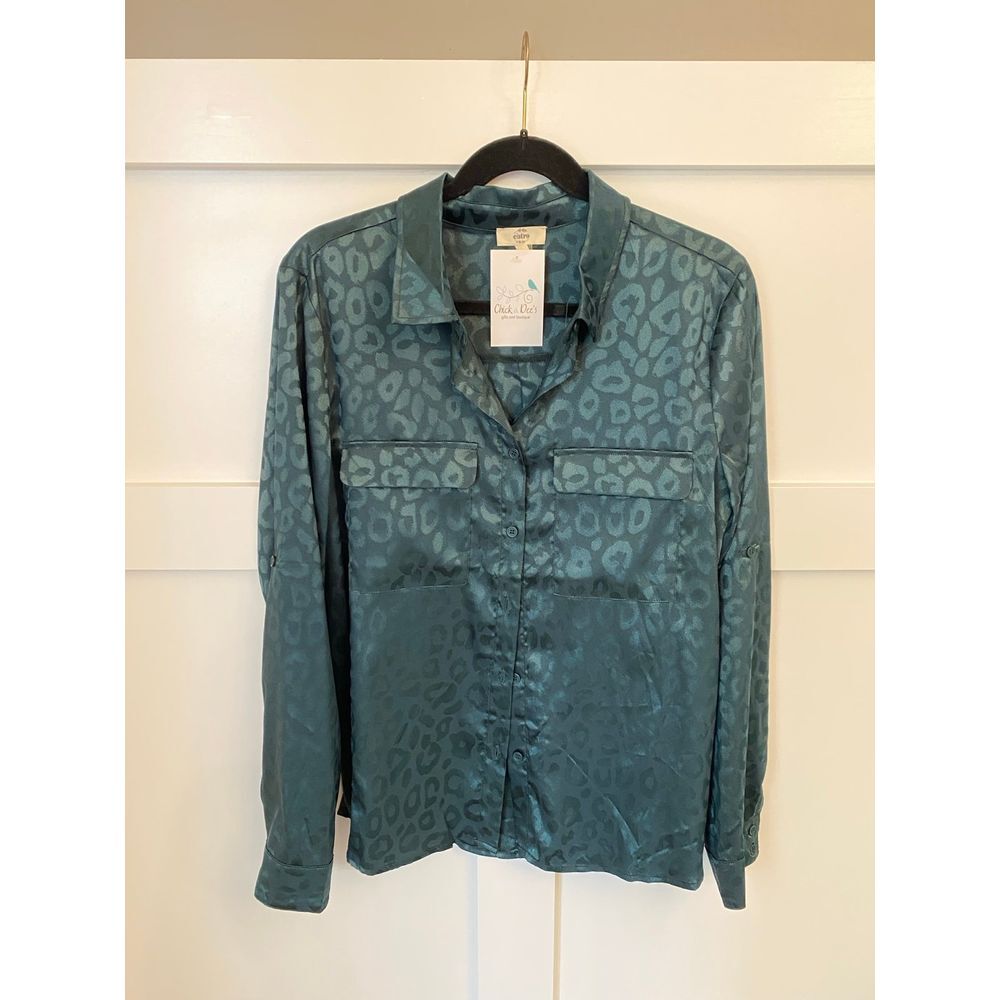 Leopard Hunter Green Satin‎ Top Size Large NWT